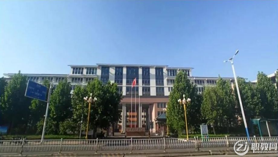临沂市经济学校.jpg