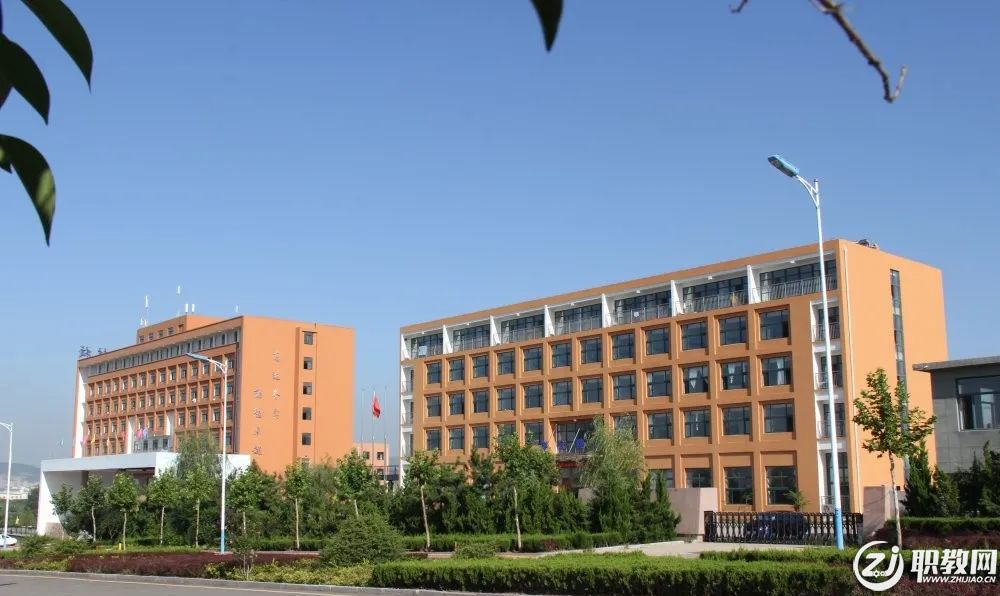 威海临港区职业中等专业学校.jpg