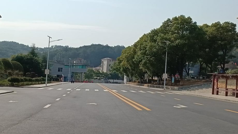 上高中等专业学校644